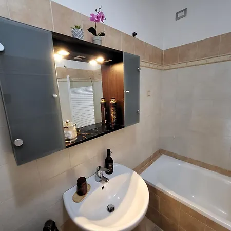 Daire L&l Lakecomohouse